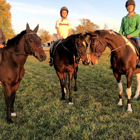 Meet your Posher, Claudia - Picture 1 of 1